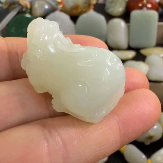 和田玉（糖玉）未镶嵌颈饰