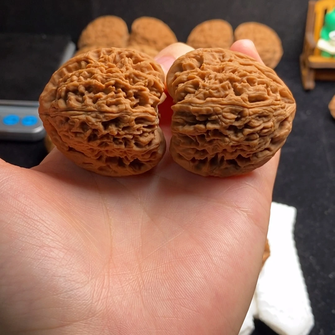 易***珊文玩核桃吊坠41尺三角南将