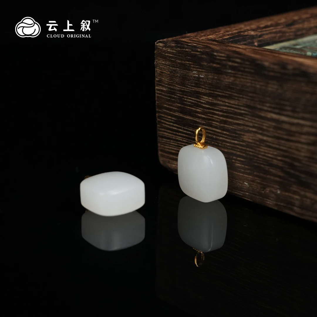 【云上叙】6 QJD011V70561 18K金镶嵌和田玉吊坠-多样性发其一