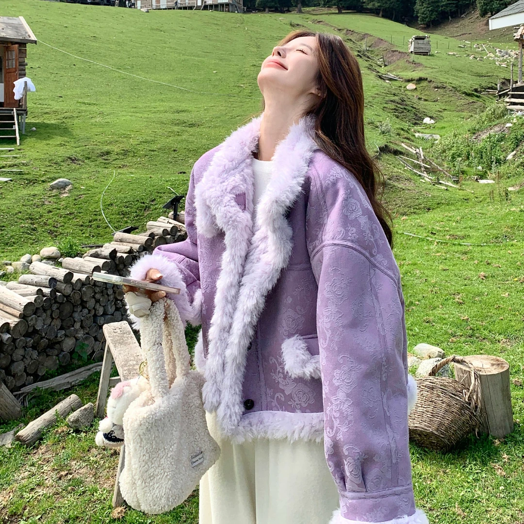 紫色新中式绣花羊羔毛外套女冬2025新款设计感皮毛一体立领短棉衣