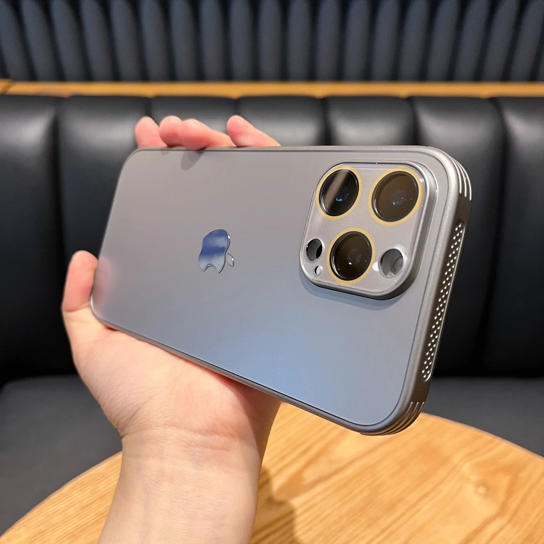 适用苹果16手机壳iPhone16promax外套14plus散热气囊15/13/12防摔