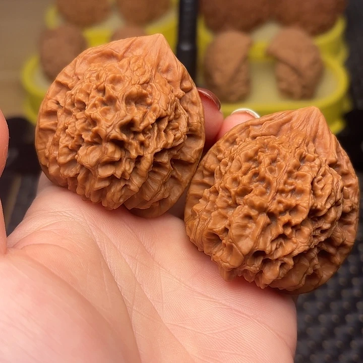 文玩核桃吊坠45麒麟纹官帽