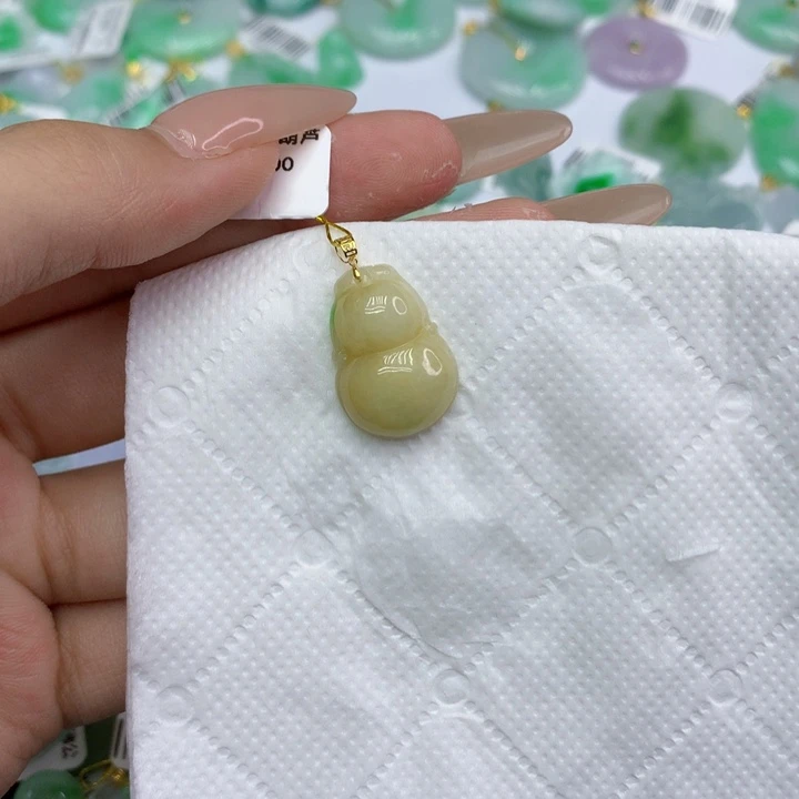 翡翠18K金镶嵌颈饰1111111111111111