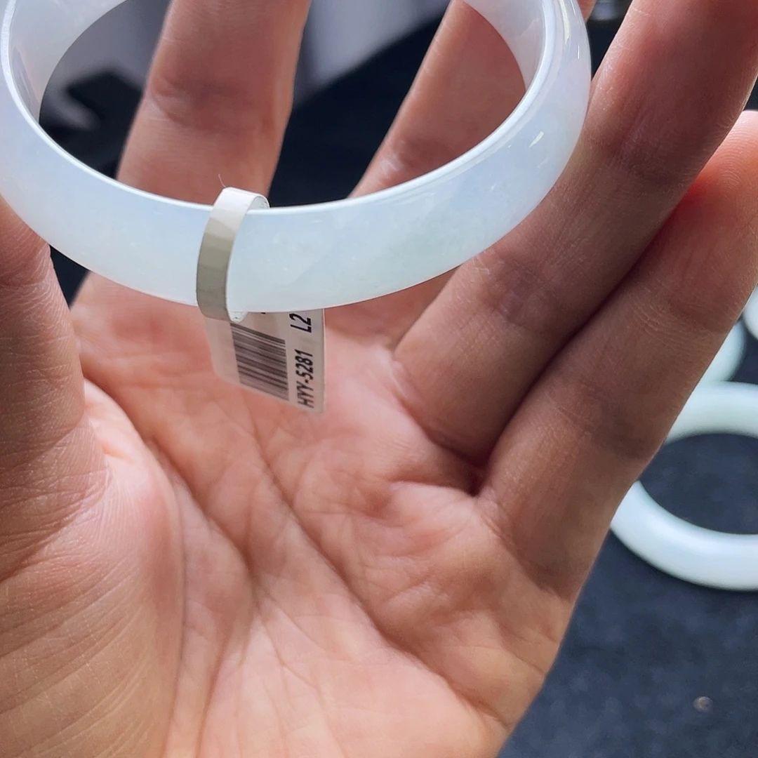 翡翠未镶嵌手镯54贵妃1