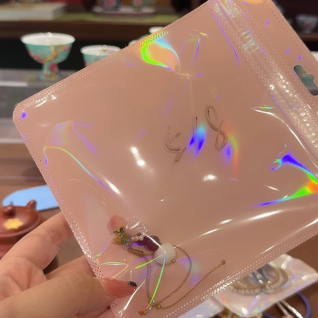 珐琅彩朱特女帝茶具。