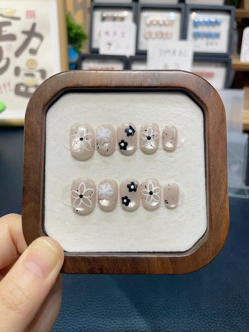 上新【墨花轻舞】纯手工穿戴甲猫眼短甲显白气质款美甲十片装