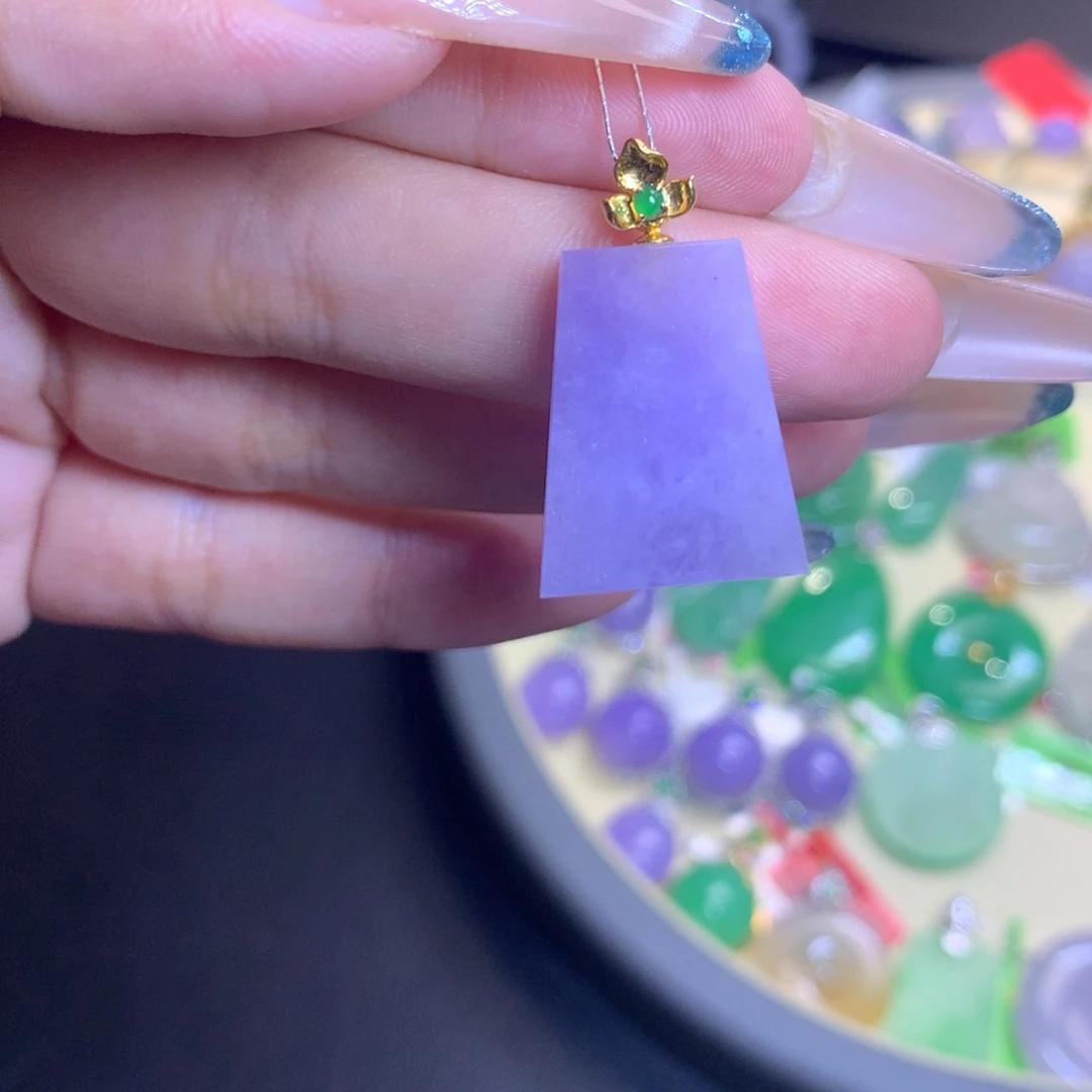 颈饰18K金镶嵌翡翠天然