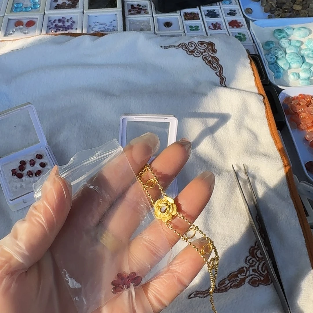 摸****颈饰未镶嵌紫晶石