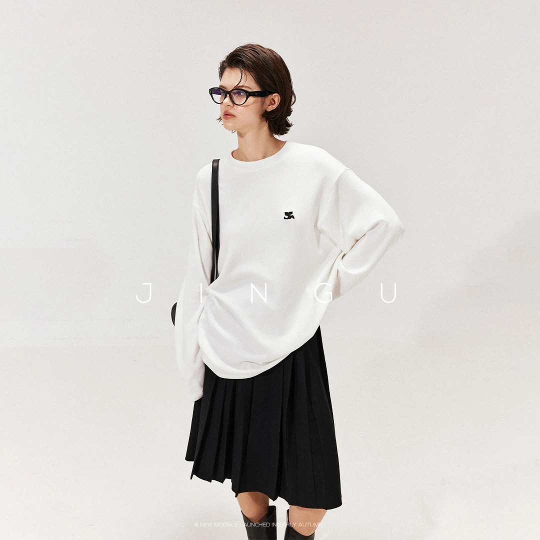 JG晶咕黑标细腻毛绒感+独特蛇纹肌理双字母刺绣上衣JG11240228