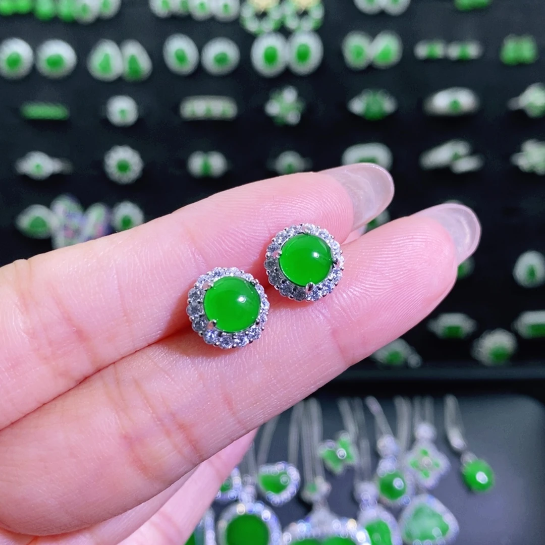 翡翠未镶嵌耳饰多样性