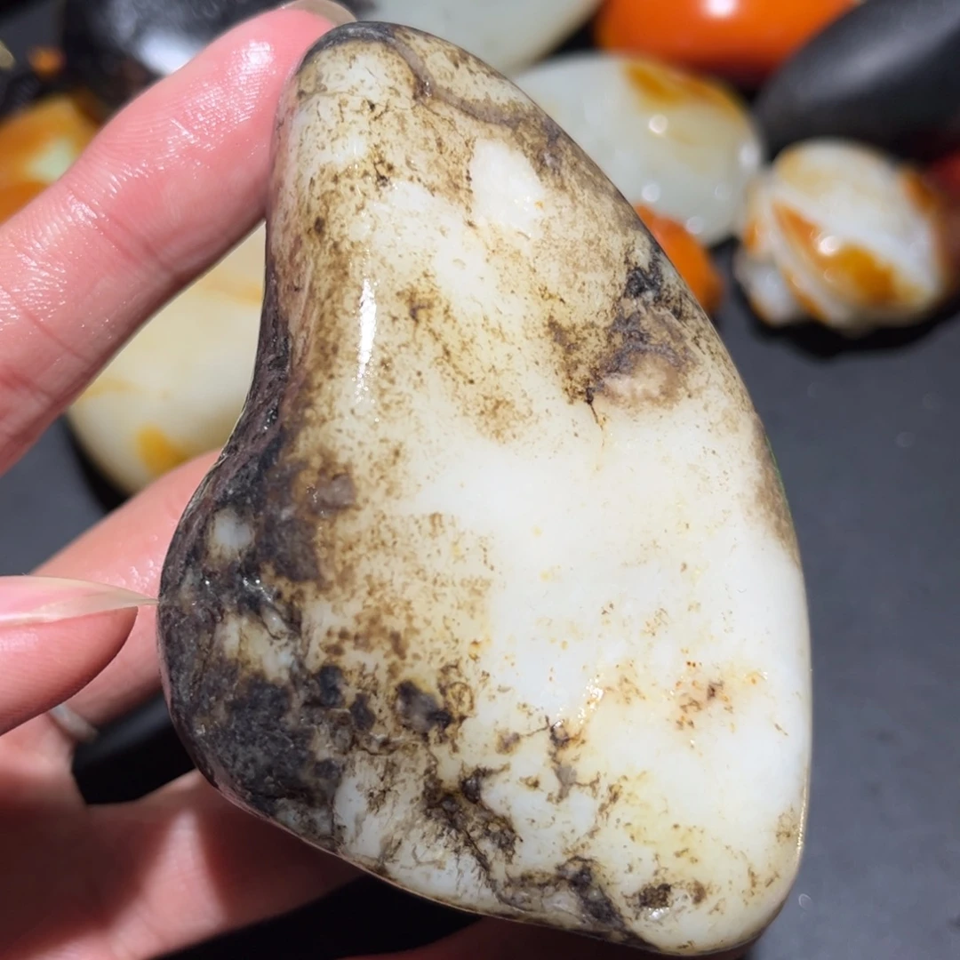 和田玉未镶嵌珠宝奇石