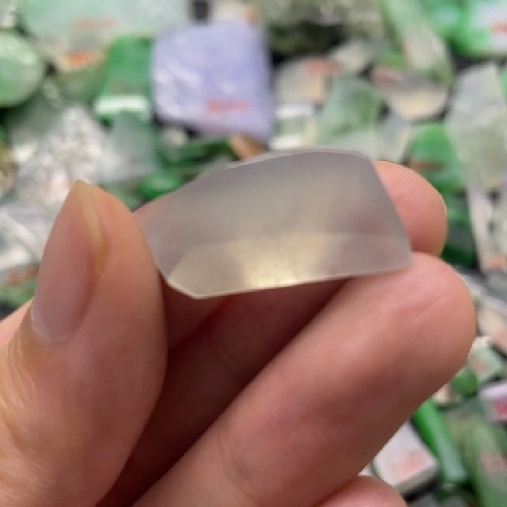 定制翡翠未镶嵌天然翡翠原石