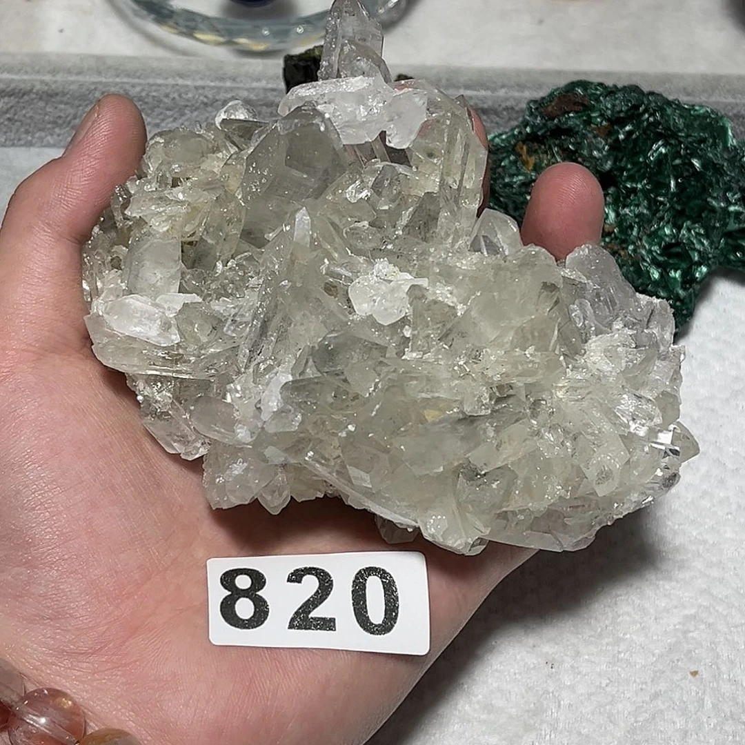 未镶嵌水晶大型摆件（非配饰）美**?