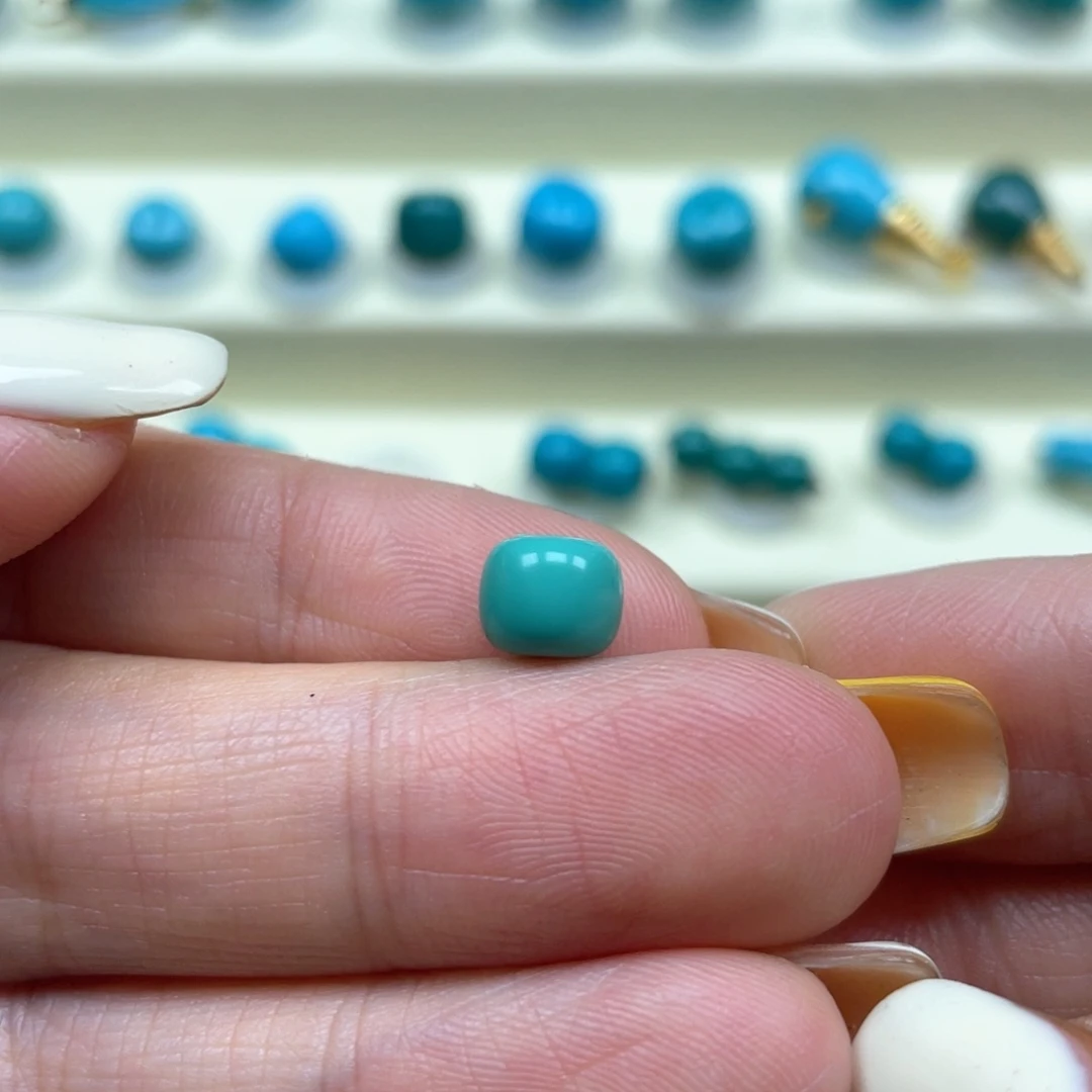 未镶嵌绿松石珠宝奇石一*人