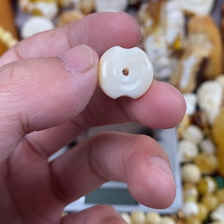 琥珀未镶嵌珠宝奇石我