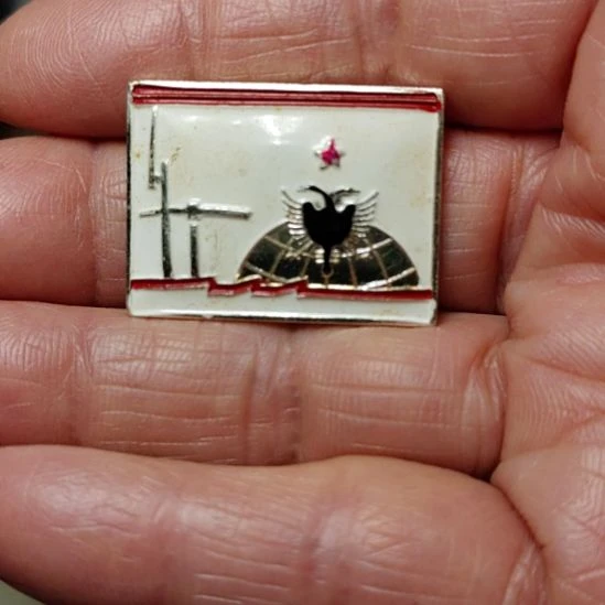 民***强爷爷纪念章爷爷纪念