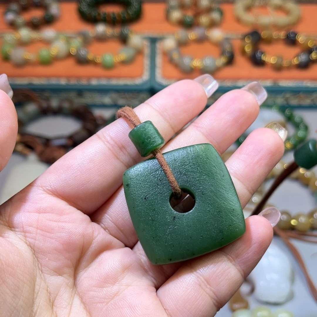 颈饰未镶嵌和田玉快***来