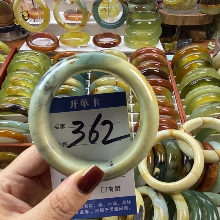 蛇纹石玉未镶嵌手镯63