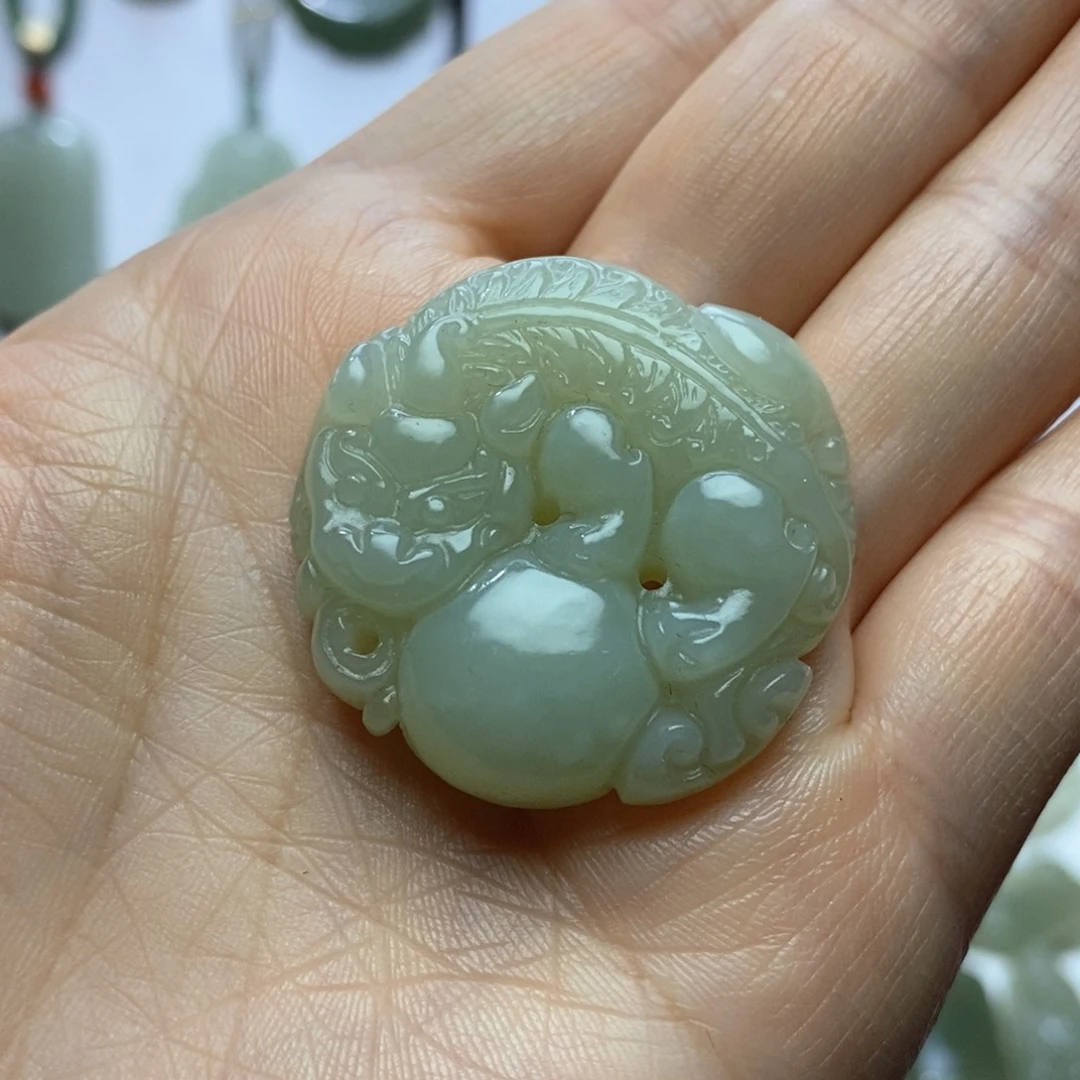 和田玉颈饰未镶嵌有求必应