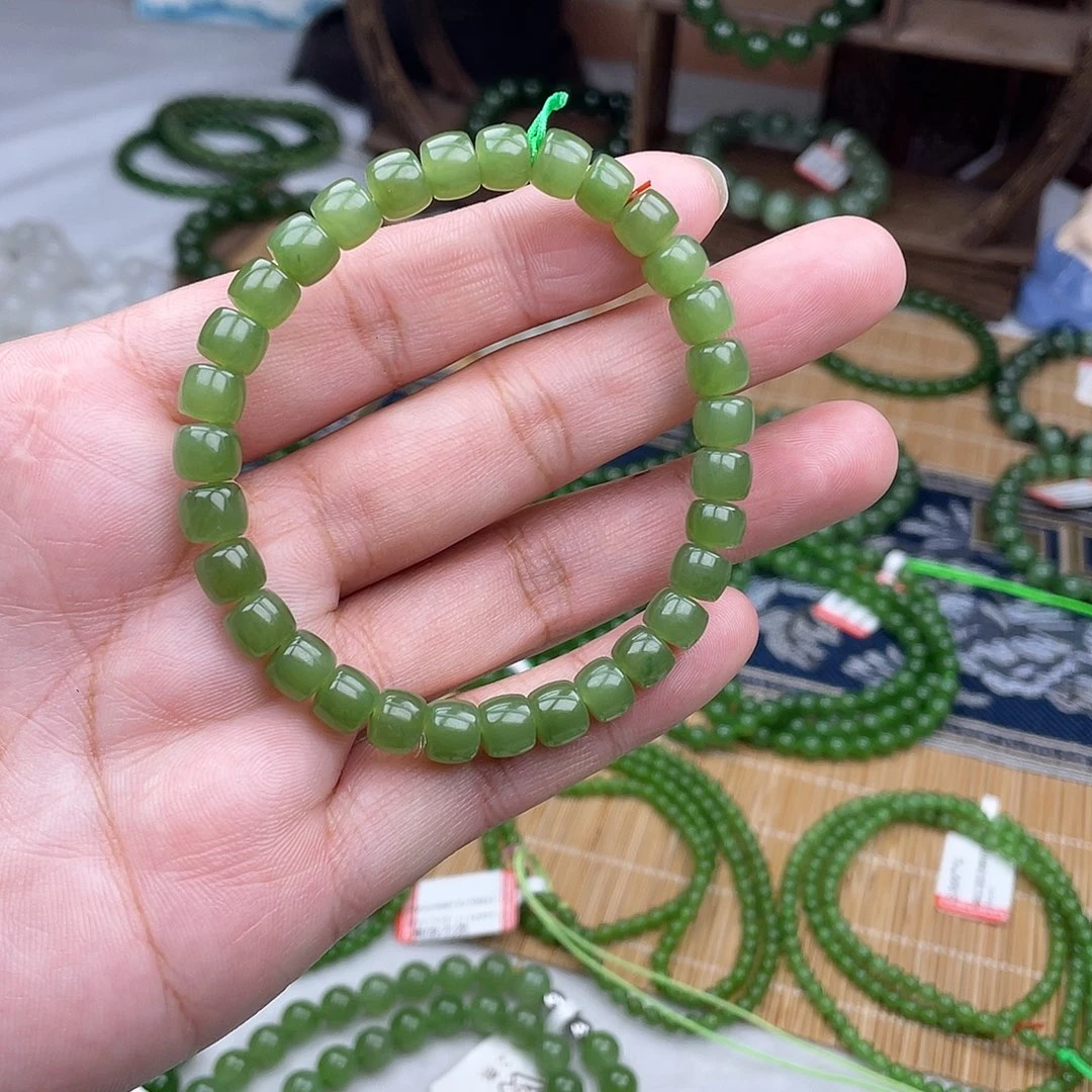 和田玉未镶嵌手链阳绿直切卡7