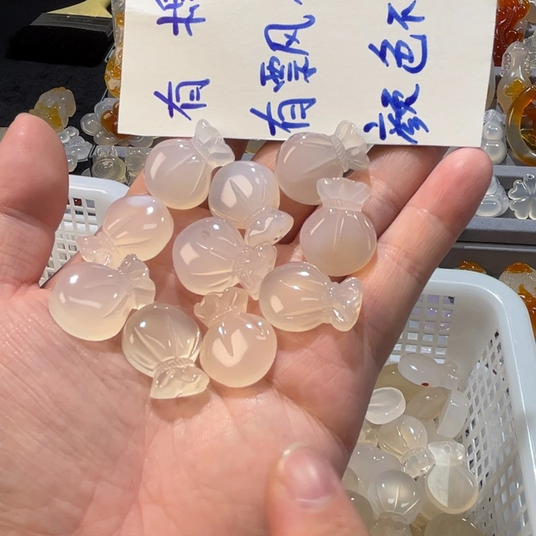 琳***货玛瑙/玉髓未镶嵌颈饰