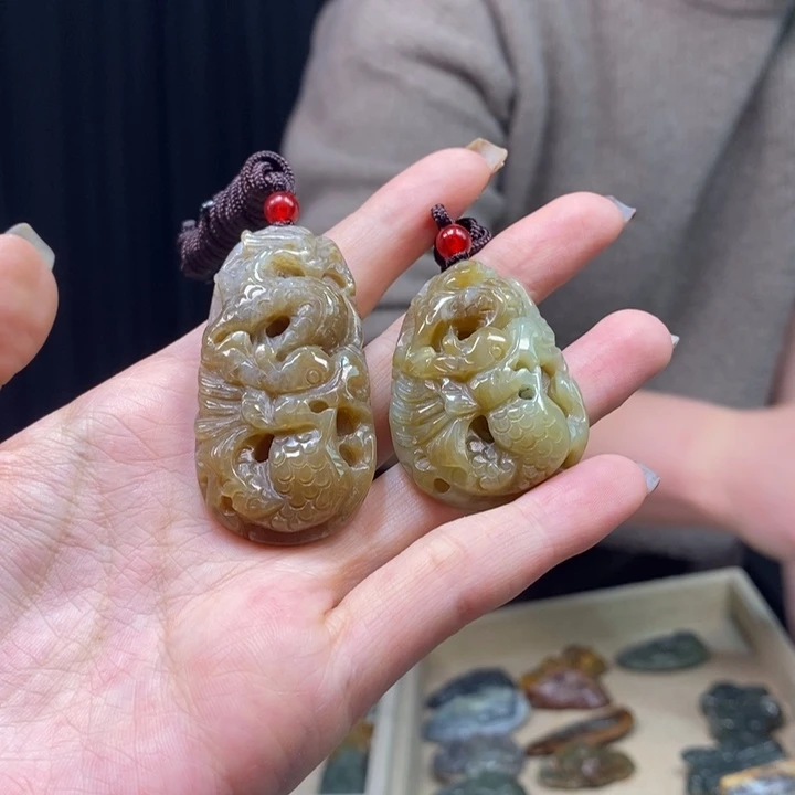 岫岩河磨玉（透闪石质玉）颈饰未镶嵌