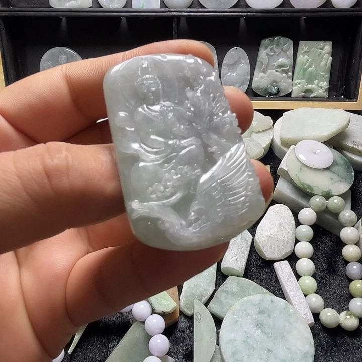 翡翠未镶嵌颈饰翡翠牌子