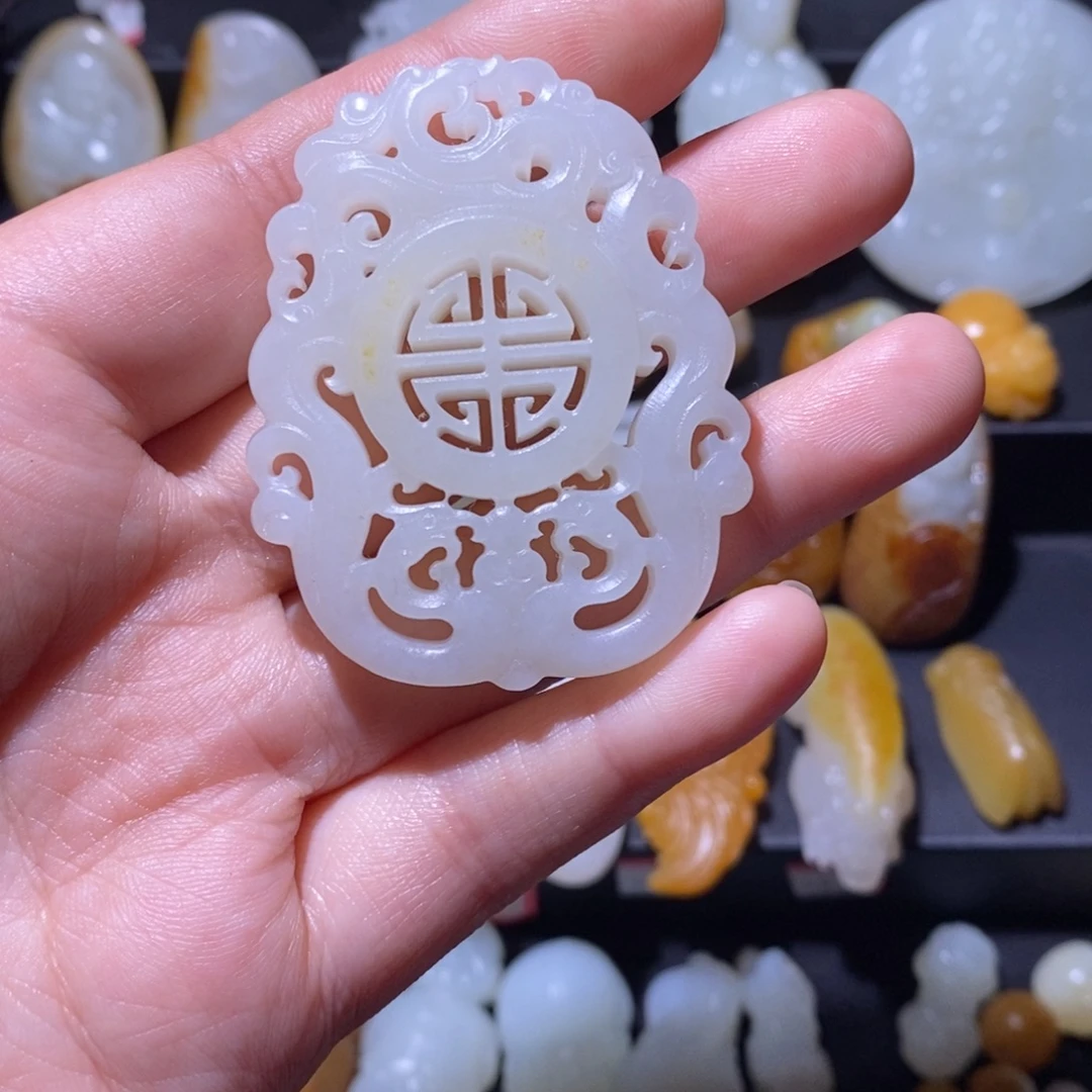 和田玉未镶嵌颈饰