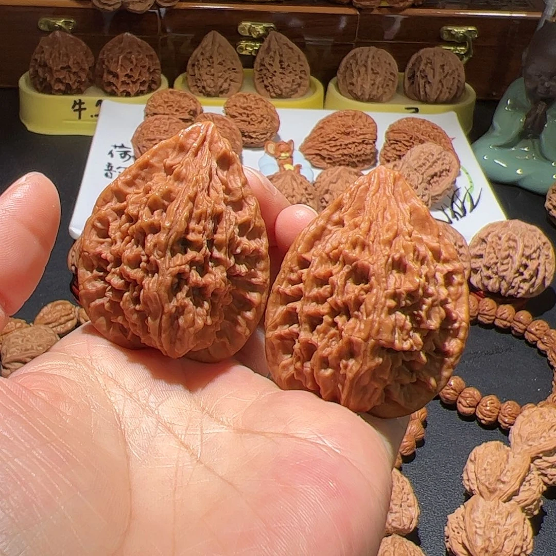 文玩核桃把件石**泉火凤鸡心