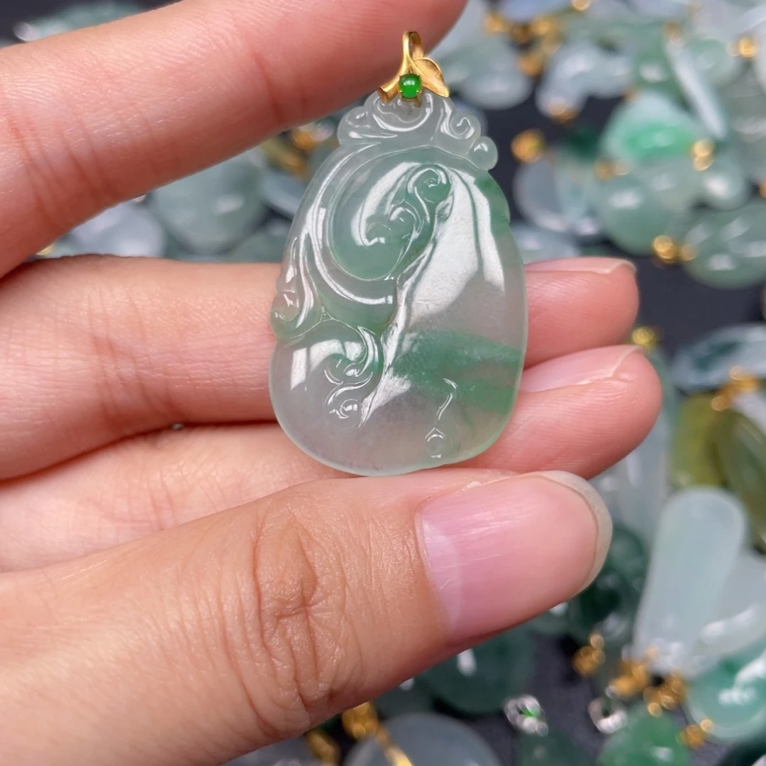 翡翠颈饰18K金镶嵌翡翠