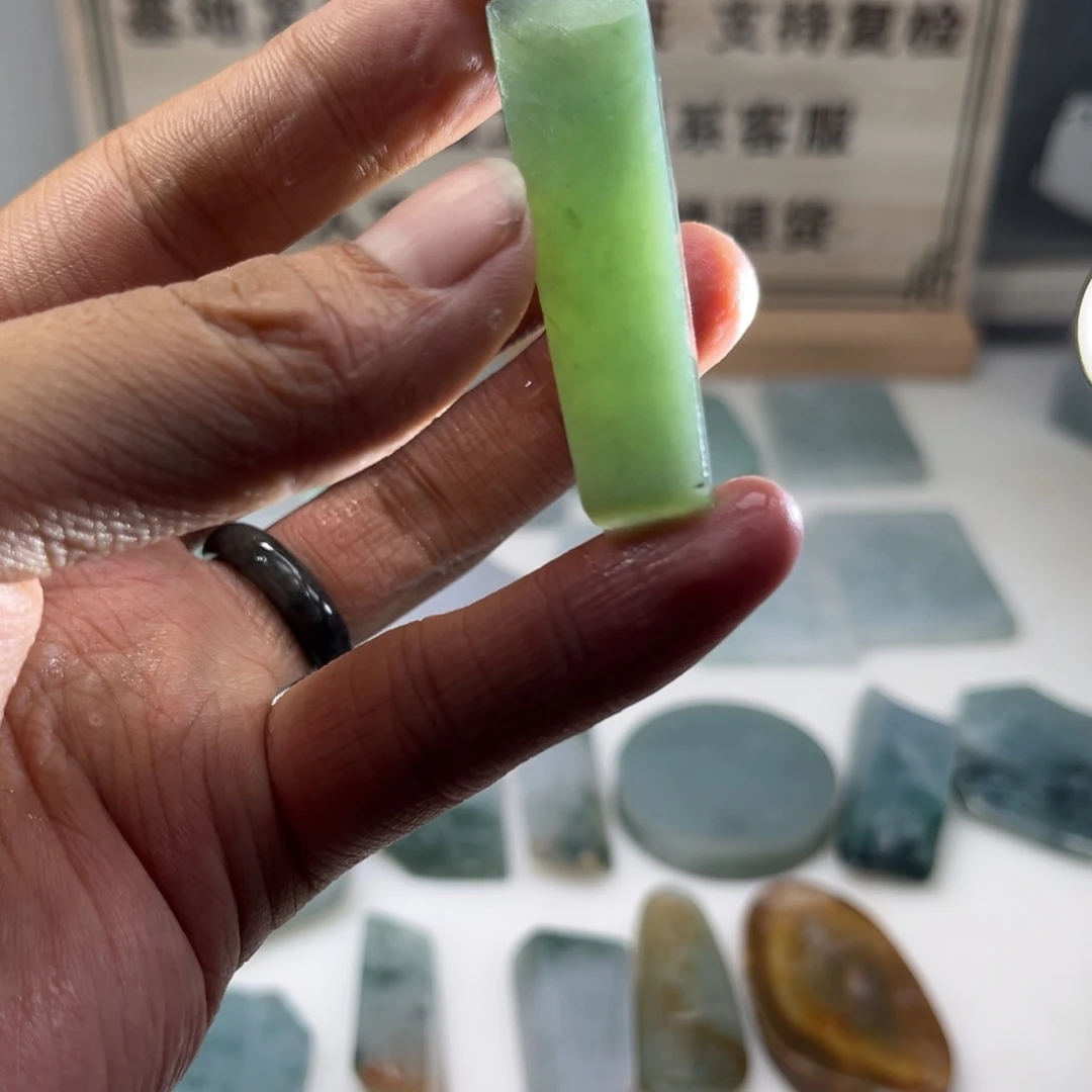 定制翡翠未镶嵌翡翠