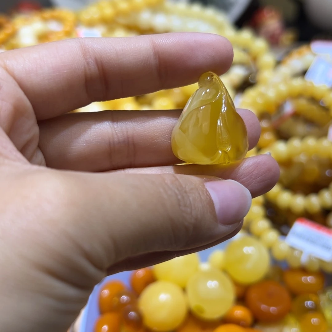 琥珀珠宝奇石未镶嵌