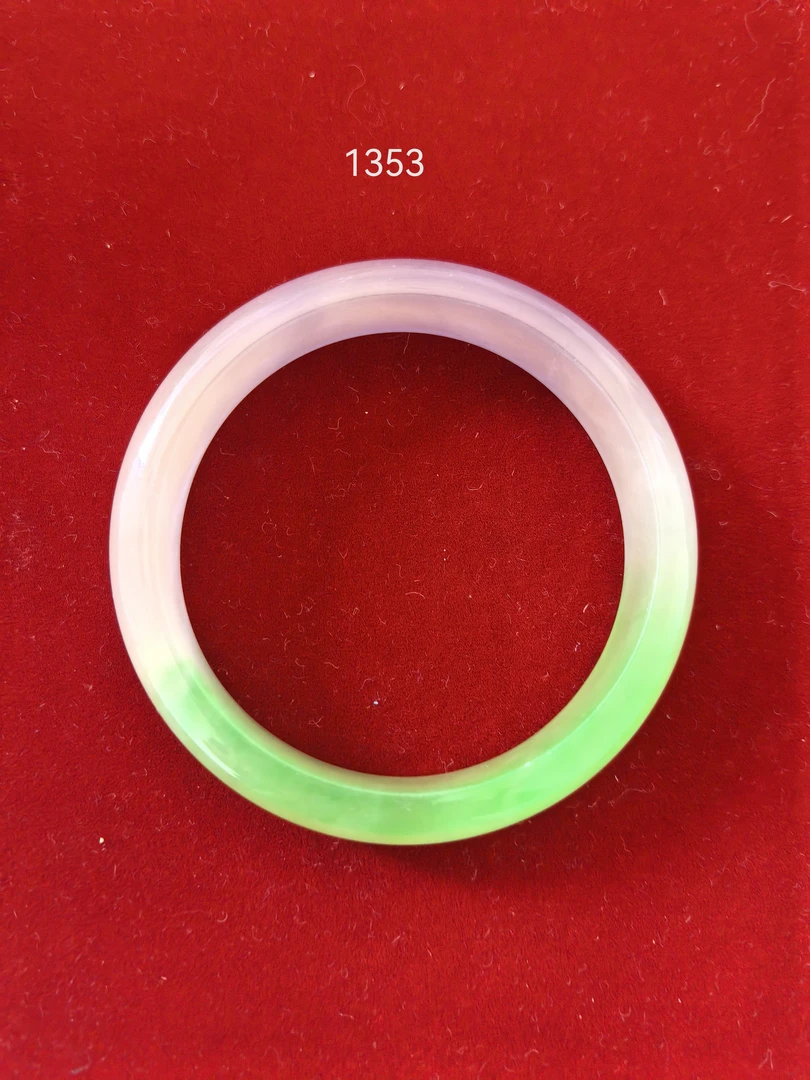 1353        精品手镯