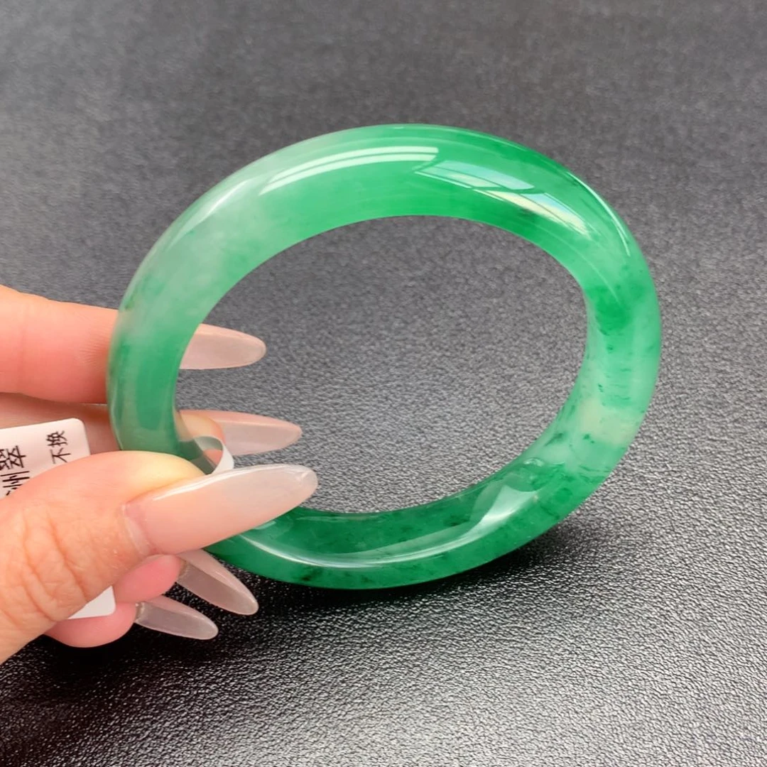 未镶嵌手镯石英质玉