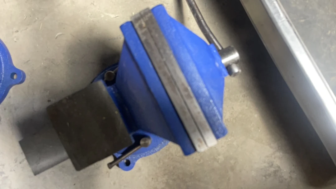 五寸重型固定台虎钳外贸退件处理微瑕