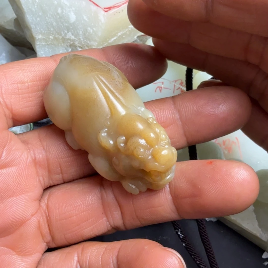 和田玉颈饰未镶嵌一**黄