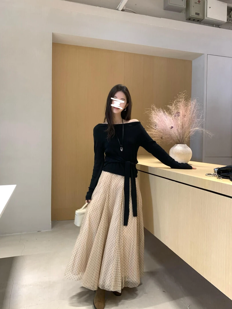 法式温柔风时尚套装一字肩长袖针织衫女秋季波点网纱半身裙两件套