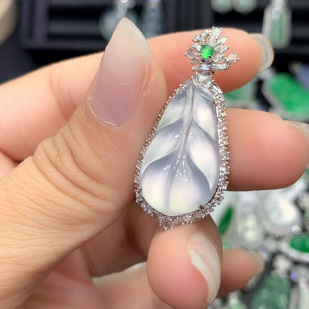 翡翠18K金镶嵌戒指