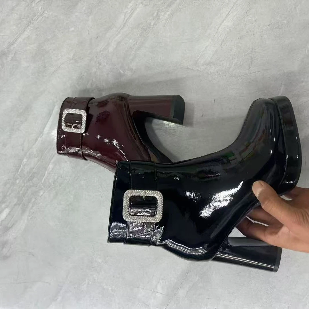 法式粗跟皮带扣侧拉链短靴女秋冬气质软皮高跟时装靴