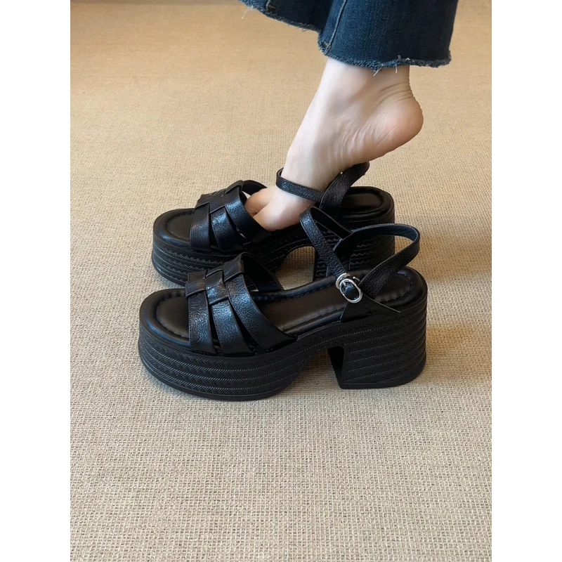 nnmiss/8.5cm小个子简约编织带设计感厚底粗跟露趾罗马凉鞋