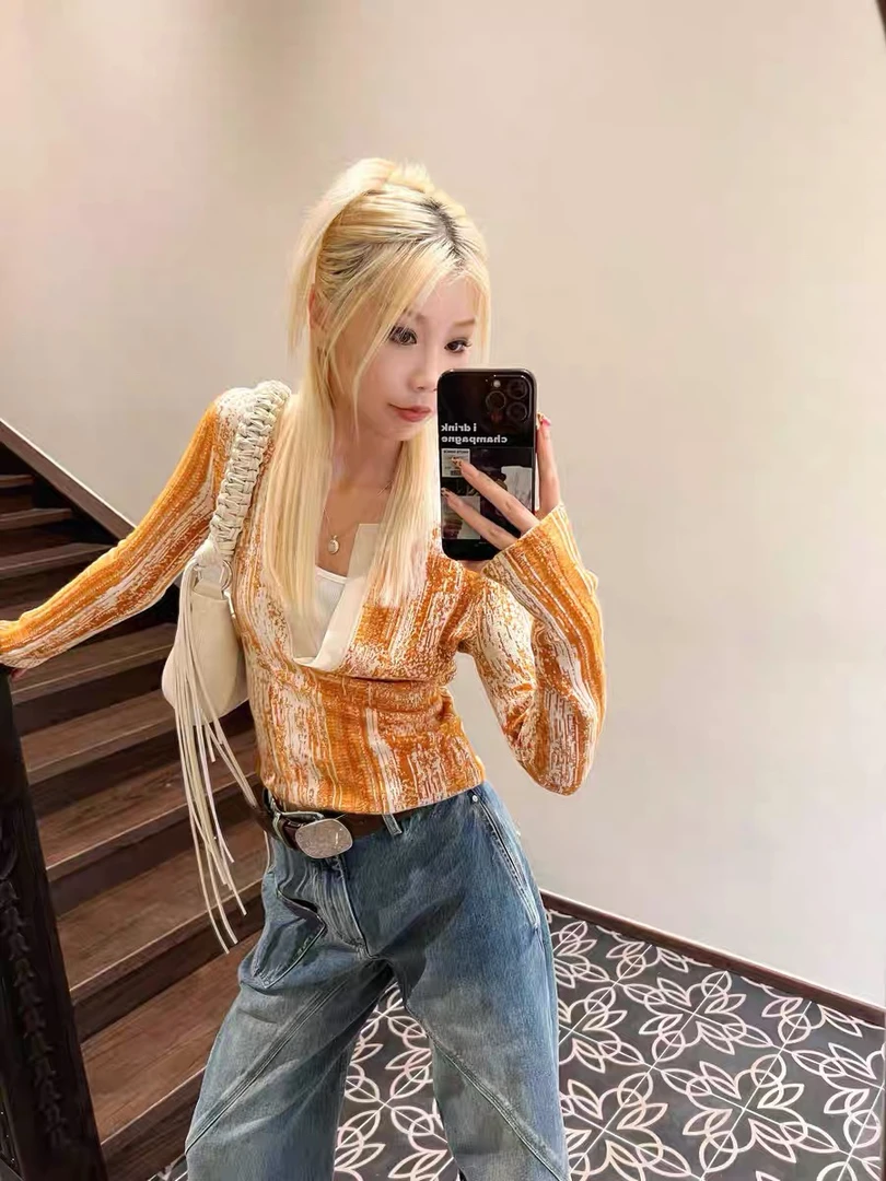 SANSTORE OSMOS 不规则浮线反针套头衫V领修身扎染时尚舒适24秋冬