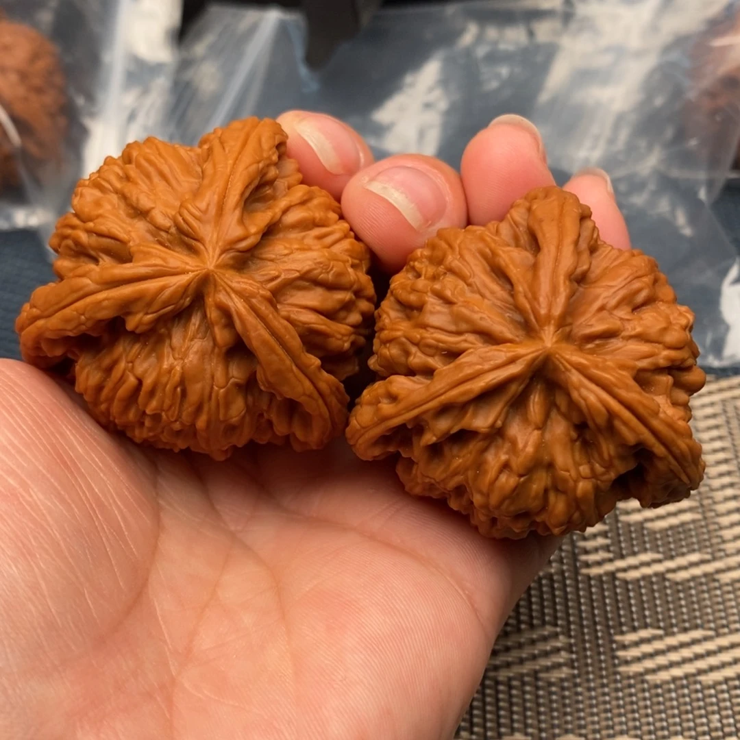 痞***欠吊坠文玩核桃三棱
