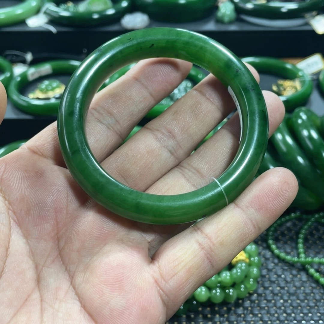 和田玉（碧玉）未镶嵌手镯