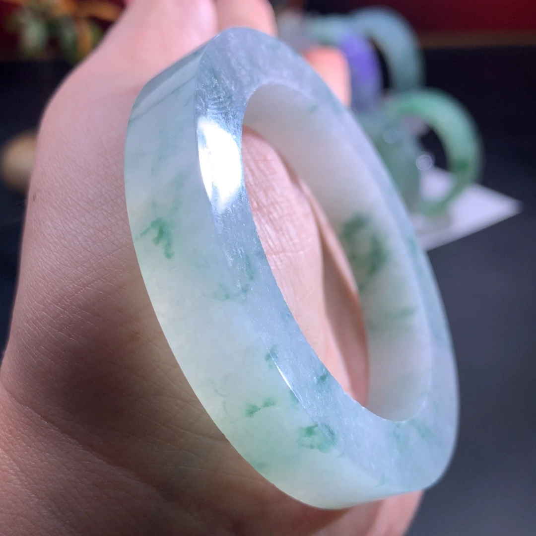 定制翡翠未镶嵌翡翠手镯