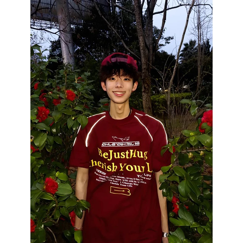 字母印花酒红色t恤男款夏季反光条纹机车半袖痞帅高级感插肩短袖