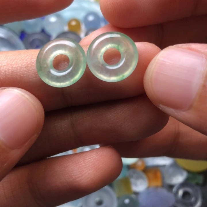 定制翡翠未镶嵌挂件