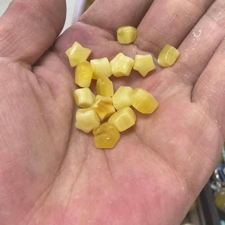 未镶嵌蜜蜡裸石多样性发货2个