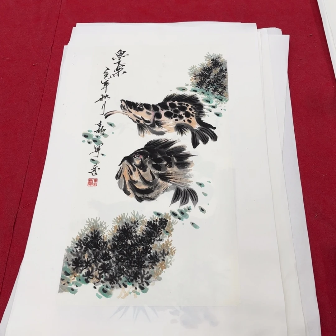 国画花鸟等图案为一体而得