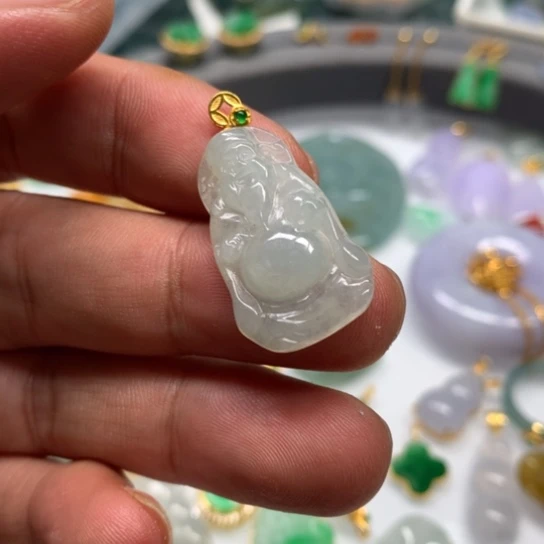 翡翠颈饰未镶嵌翡翠