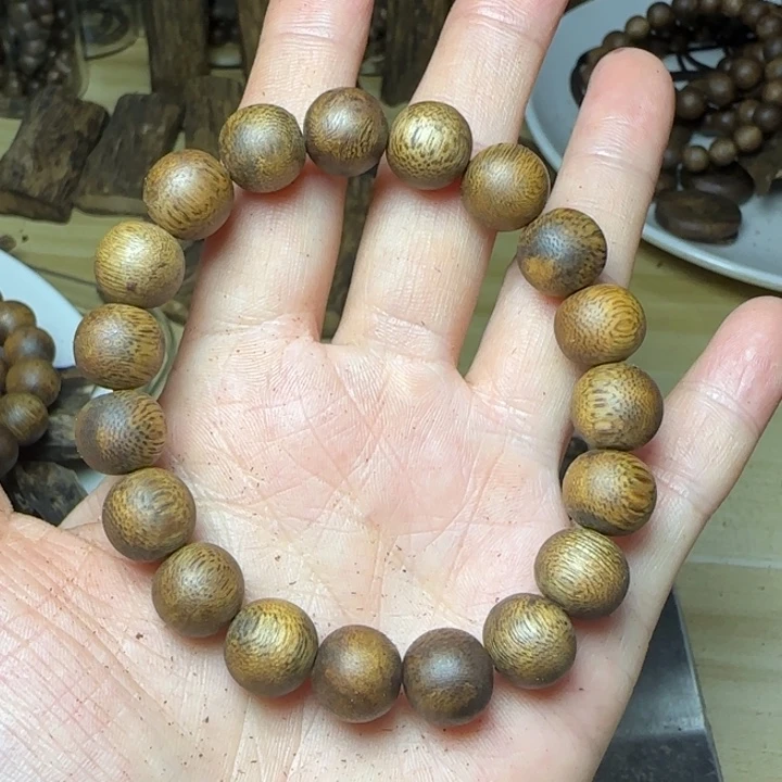 木我****的白奇陆河1.1圆珠8克加